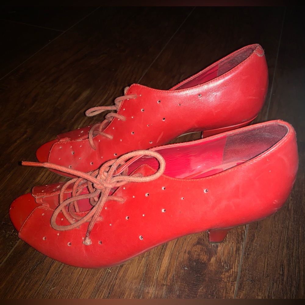 Vintage 1990’s leather red open toe front strap heel